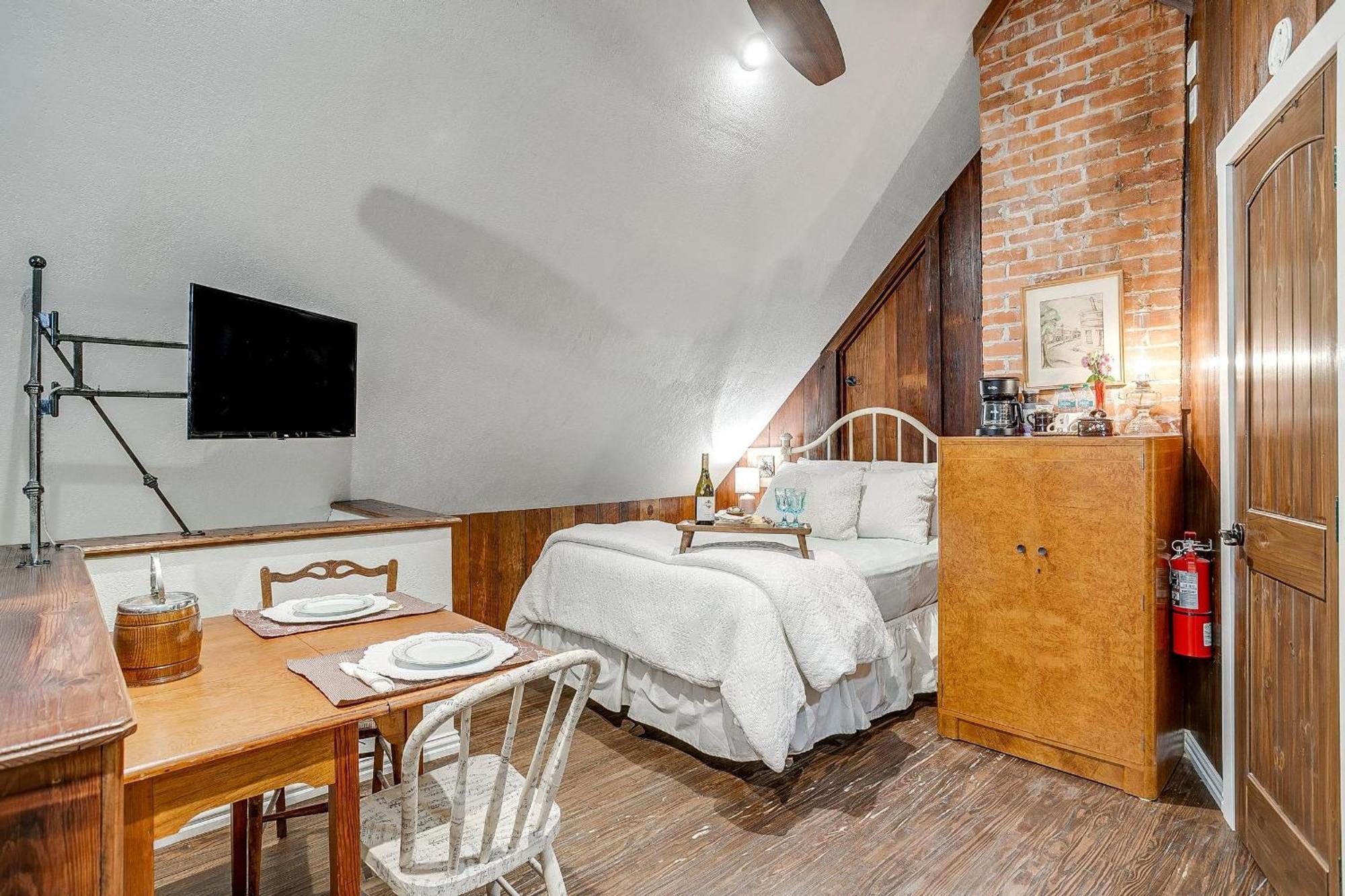 The Gallery House Boutique Hotel Stephenville Luaran gambar