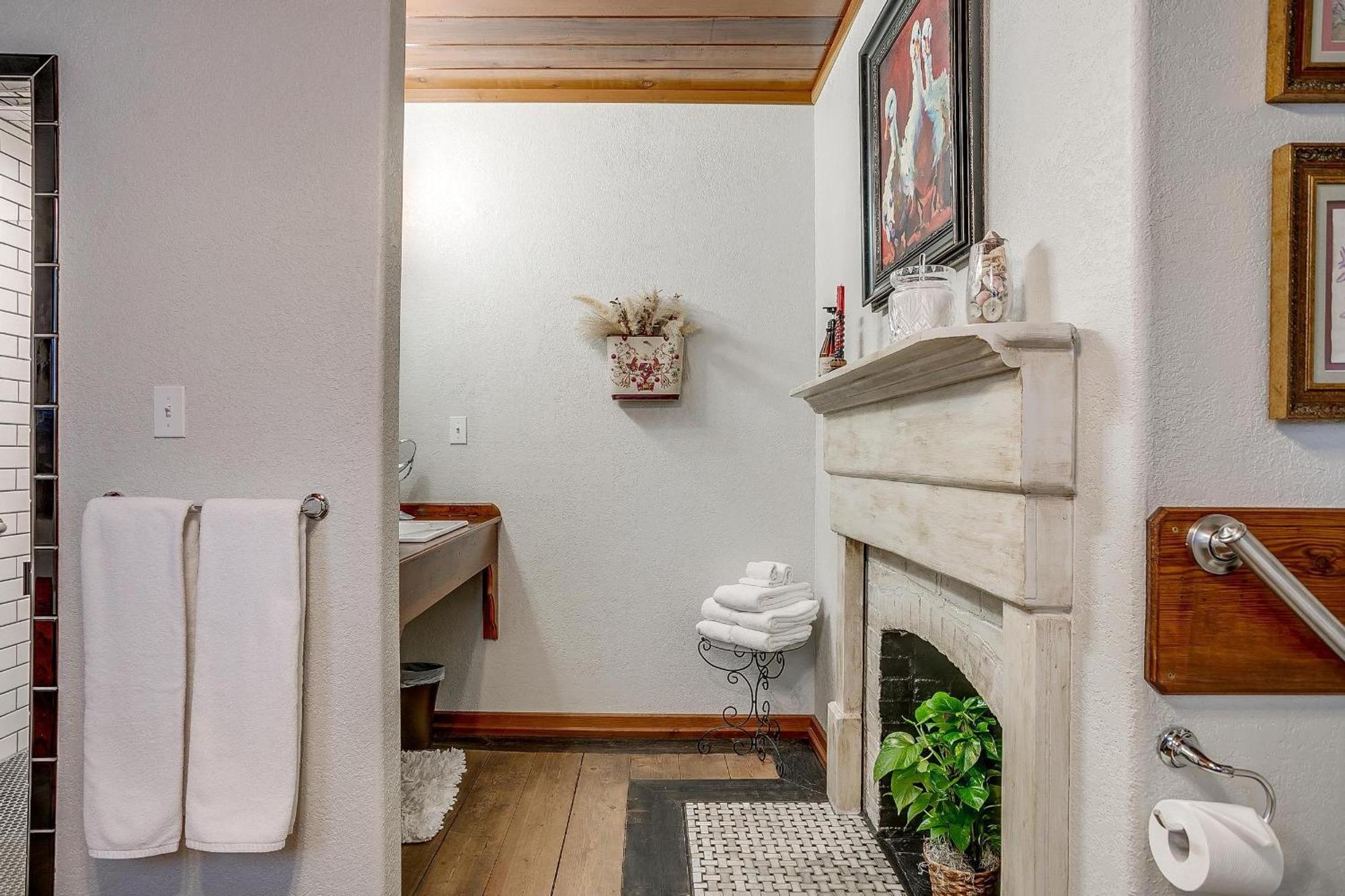 The Gallery House Boutique Hotel Stephenville Luaran gambar